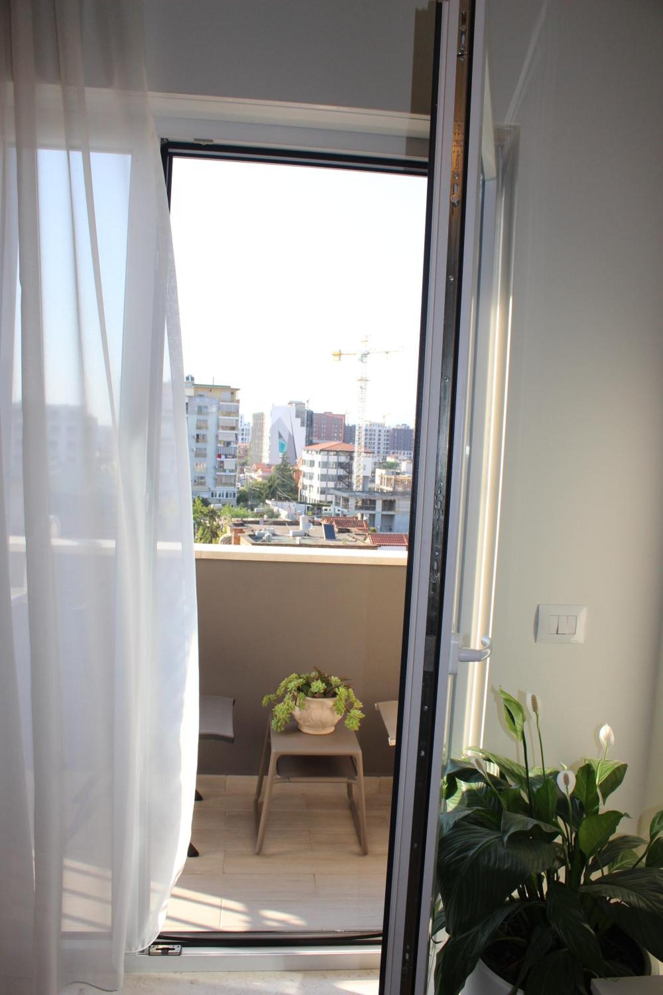 Delight Apartment Тирана Экстерьер фото